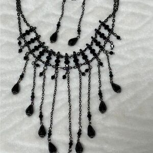 Elegant drop necklace with earrings